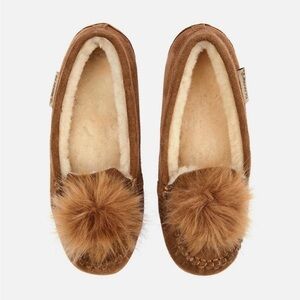 NWT BearPaw Genuine Suede Leather “Erika” Pom-Pom Moccasins